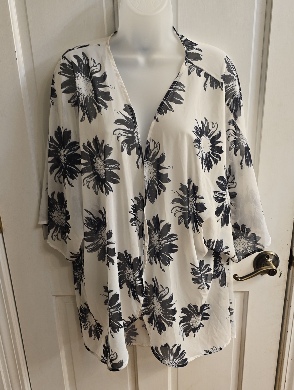 Floral Kimono Women's Top - Black on White